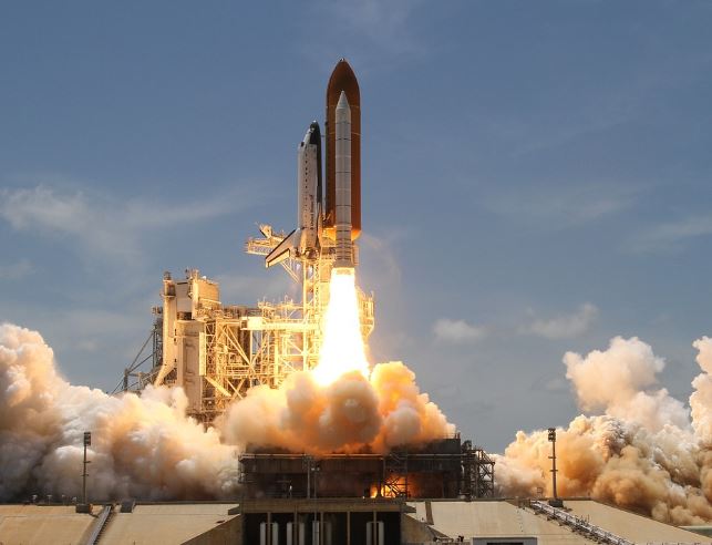 Dreams about rockets : 8 Meaning & Interpretations