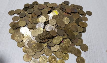 Dream about ten-dollar coins : 11 Meaning & Interpretations