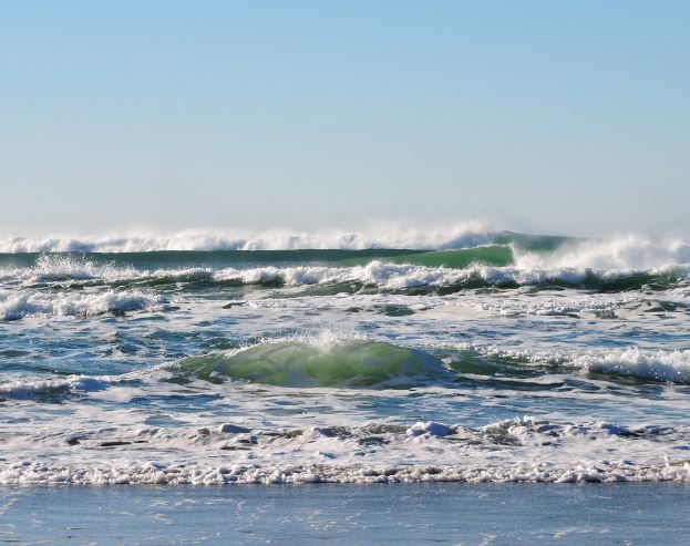 Dream about falling into water : 24 Meaning & Interpretations