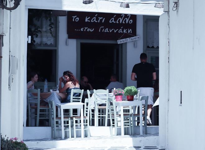 Dream about guests : 12 Meaning & Interpretations