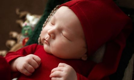 Dream about giving birth to a baby : 12 Meaning & Interpretations