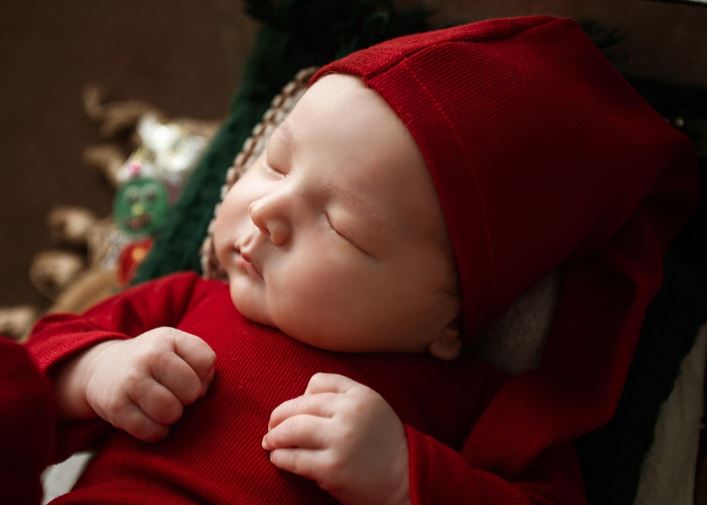 Dream about giving birth to a baby : 12 Meaning & Interpretations