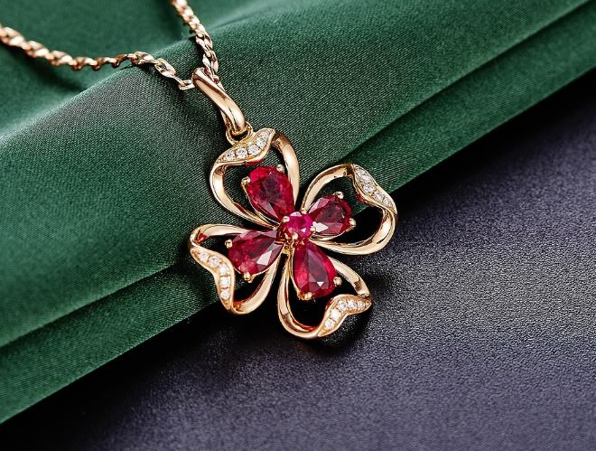 Dreaming of Wearing a Ruby Ring : 12 Meaning & Interpretations