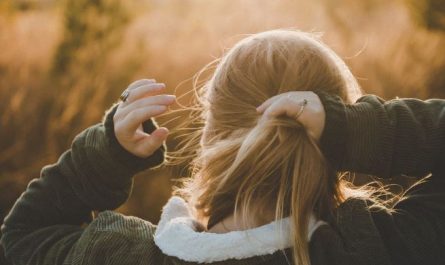 Dreaming of Losing Hair : 20 Meaning & Interpretations