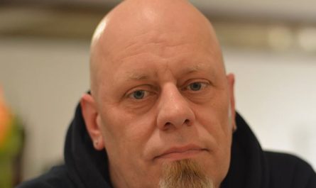 Dreaming of a Bald Man : 9 Meaning & Interpretations