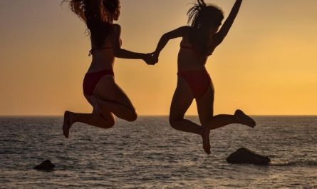 Dreaming of a Bikini : 11 Meaning & Interpretations