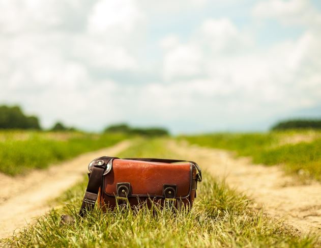 Dreaming of a Large Bag : 19 Meaning & Interpretations