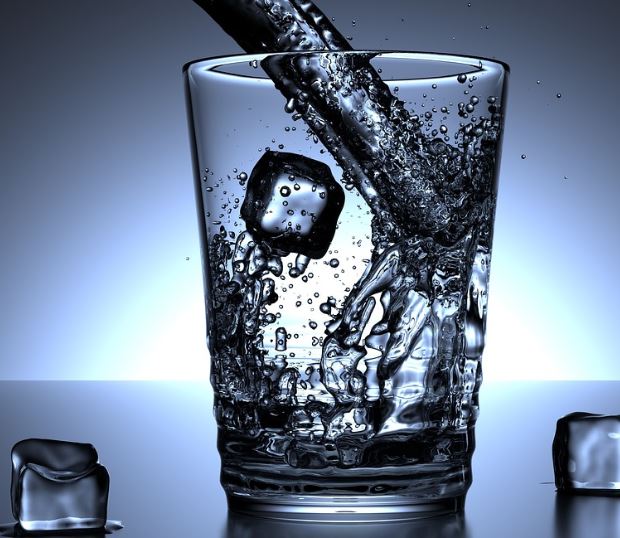 Dreaming of Water Flowing Out : 14 Meaning & Interpretations