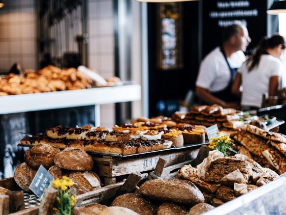 Dreaming of a Shop : 11 Meaning & Interpretations