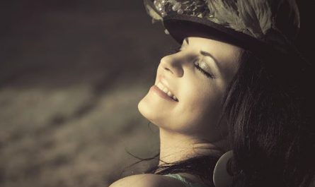 9 Interpretations of Dreaming of a Queen