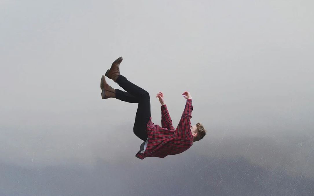 11 Interpretations of Dreams About Falling