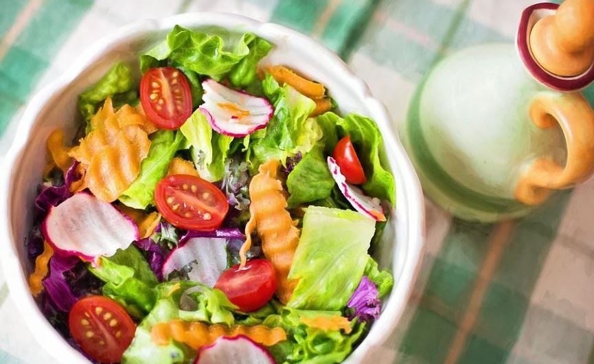 12 Interpretations of Dreaming about Salads