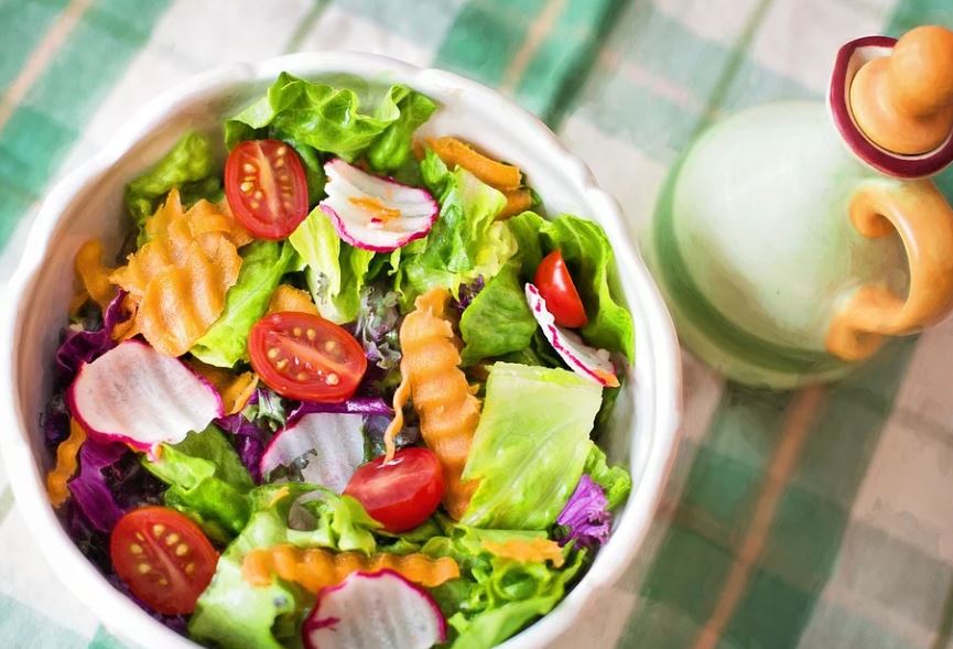 12 Interpretations of Dreaming about Salads
