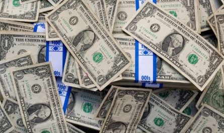 12 Interpretations of Dreaming of Bundles of Money