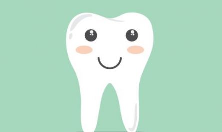 8 Interpretations of Dreaming about Extra Teeth