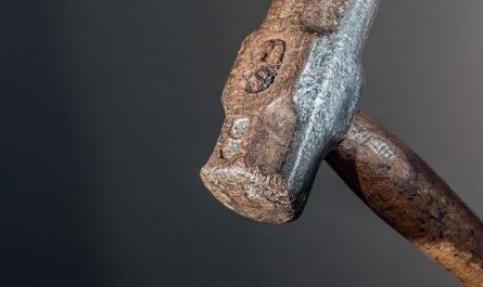 8 Spiritual Meanings of Dreaming About a Hammer