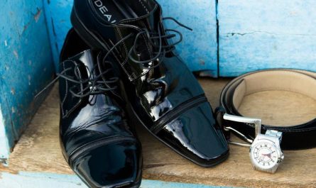 15 Spiritual Meanings of Dreaming about Black Shoes