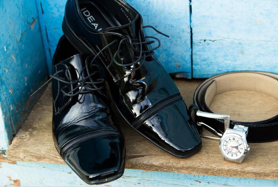 15 Spiritual Meanings of Dreaming about Black Shoes