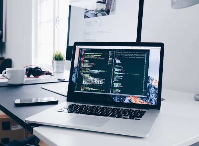 12 Spiritual Meanings of Dreaming About Computers
