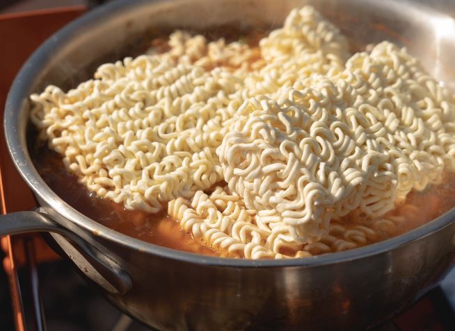 13 Spiritual Meanings of Dreaming about Ramen