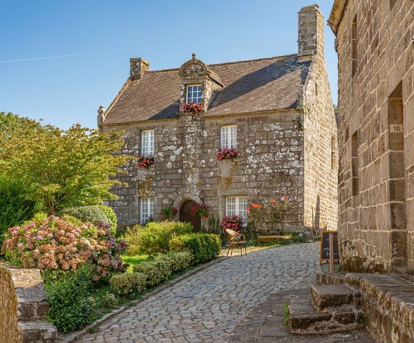 9 Spiritual Meanings of Dreaming of Villages