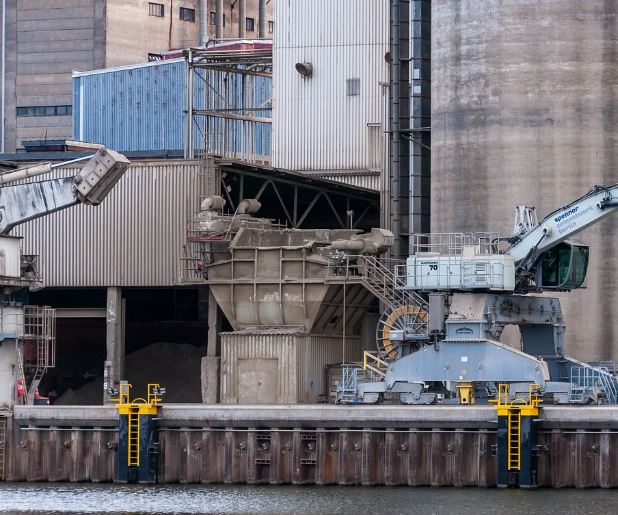 7 Spiritual Meanings of Dreaming About Factories