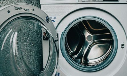 11 Spiritual Meanings of Dreams About Clothes Spinning in a Washing Machine