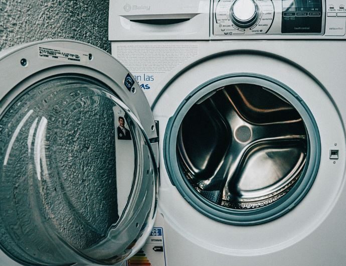 11 Spiritual Meanings of Dreams About Clothes Spinning in a Washing Machine