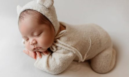 8 Spiritual Meanings of Dreaming about Baby Clothes
