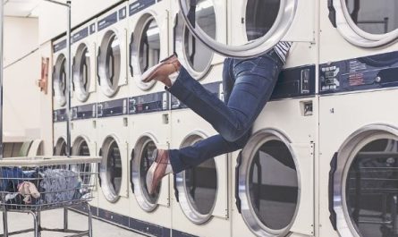 8 Spiritual Meanings of Dreaming About Washing Clothes