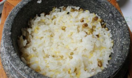 13 Spiritual Meanings of Dreams about Sharing Food