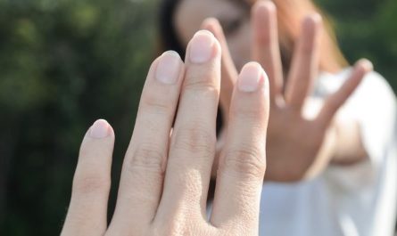 9 Spiritual Meanings of Dreams about Estrangement