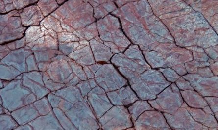 9 Spiritual Meanings of Dreaming of Cracks