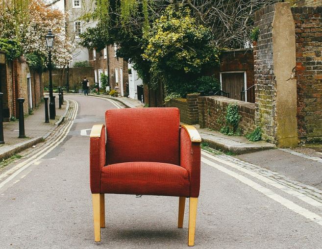 13 Spiritual Meanings of Dreaming About Sitting