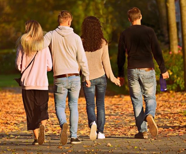 8 Spiritual Meanings of Dreaming About Walking Around