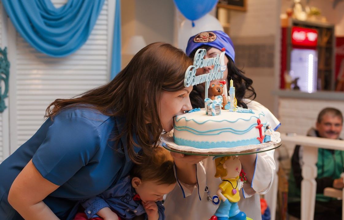 13 Spiritual Meanings of Dreaming about Eating Cake