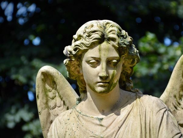 13 Spiritual Meanings of Dreaming about Shards