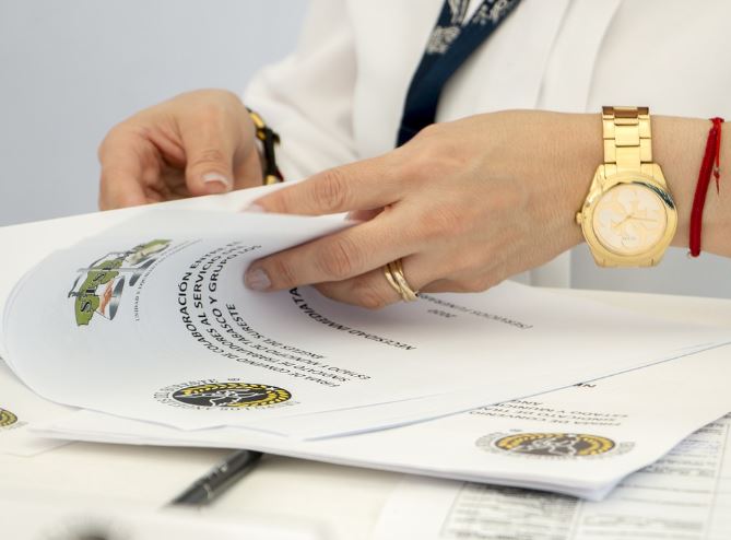 8 Spiritual Meanings of Dreaming About Contracts